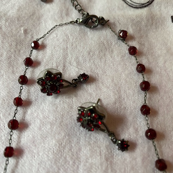 Garnet color necklace and earring set - Picture 2 of 7